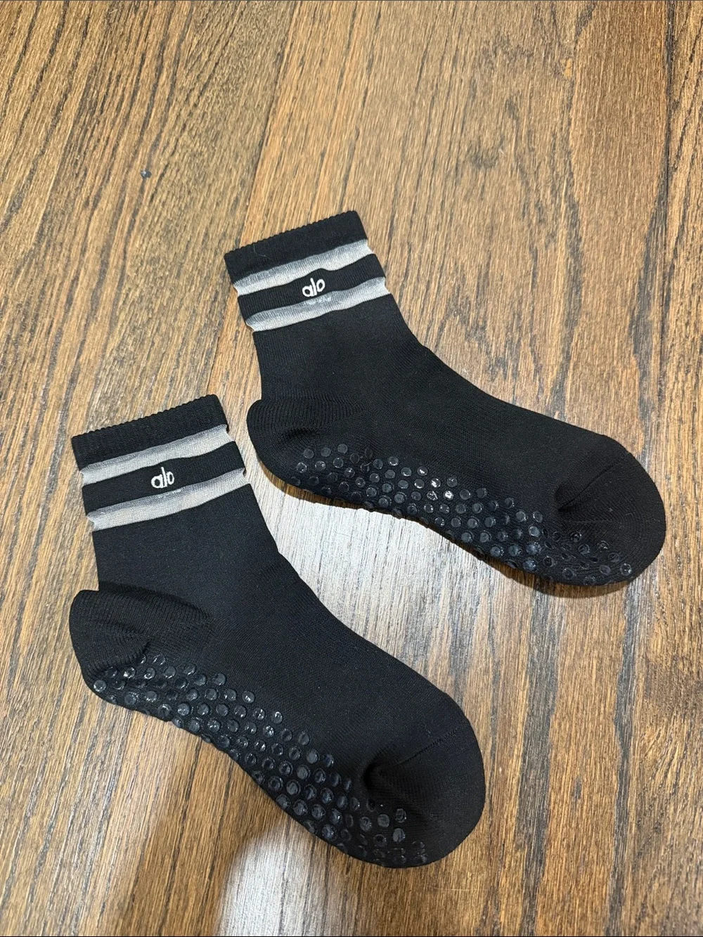 ALO Yoga Black Ankle mesh stripe Grip Socks